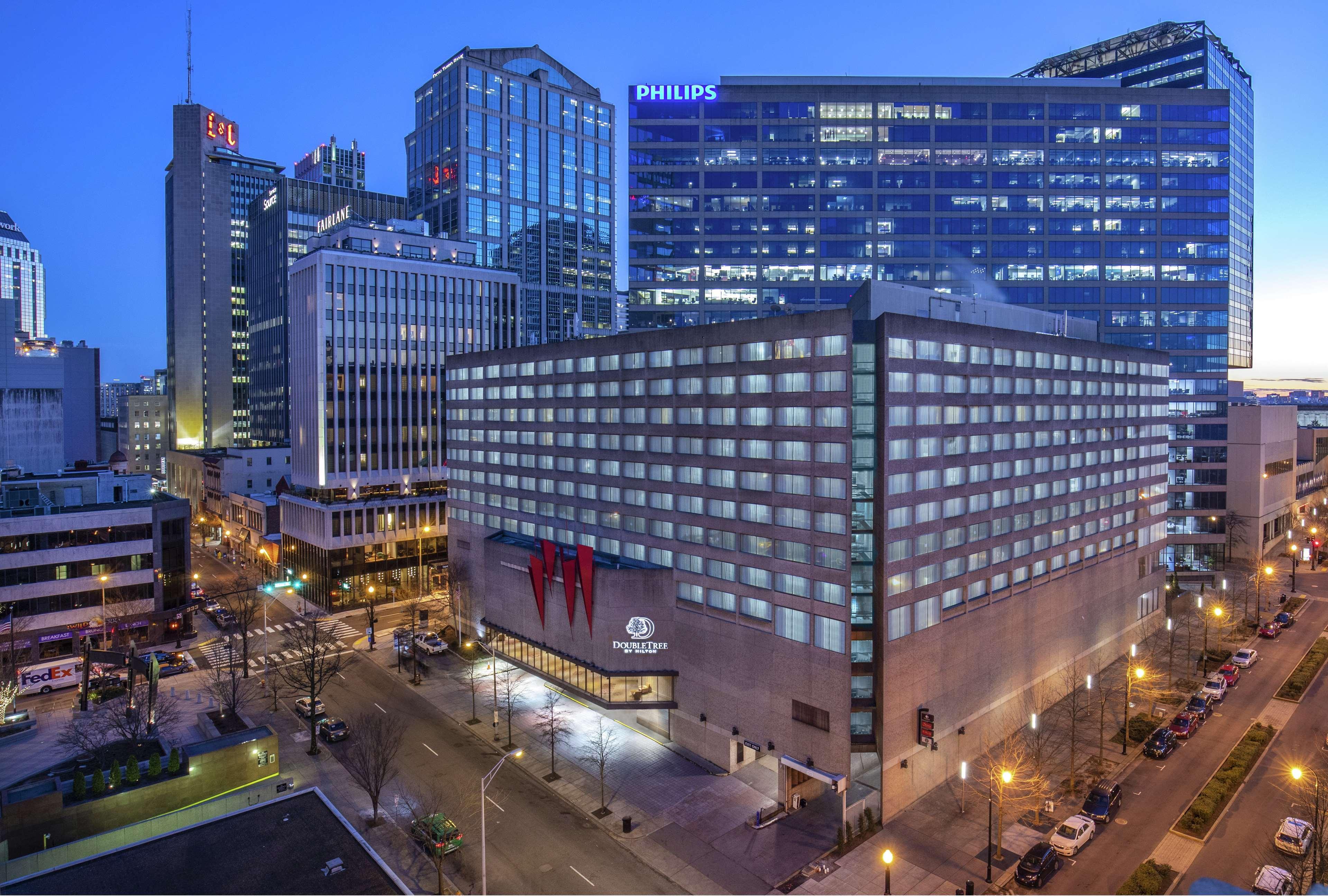 Doubletree By Hilton Hotel Nashville Downtown מראה חיצוני תמונה