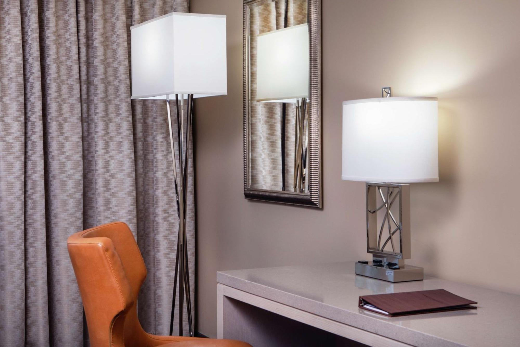 Doubletree By Hilton Hotel Nashville Downtown מראה חיצוני תמונה
